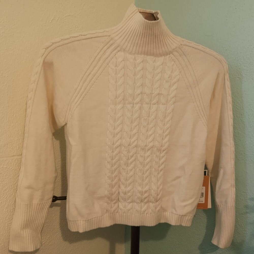 Cyrus cream sweater NWT Medium